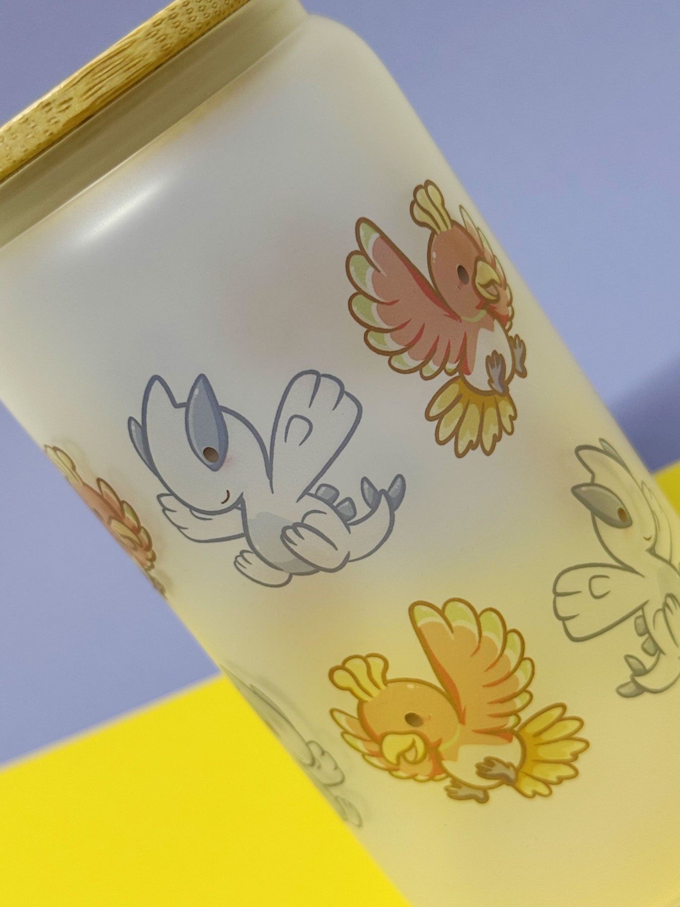 Kawaii Monster Trinkglas verschiedene Varianten mit Bambusdeckel inkl. Glasstrohhalm und Reinigungsbürste