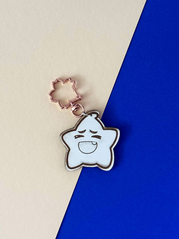 Happy Star Wooden Keychain Verschiedene Varianten